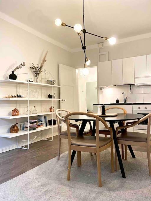 Glorious Apartment In Hakaniemi Helsinki Bagian luar foto